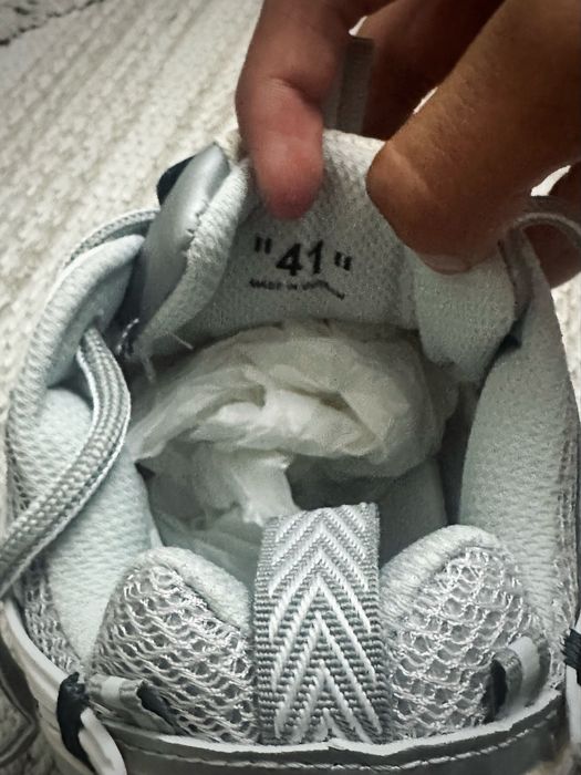 Off white Be right Back white silver