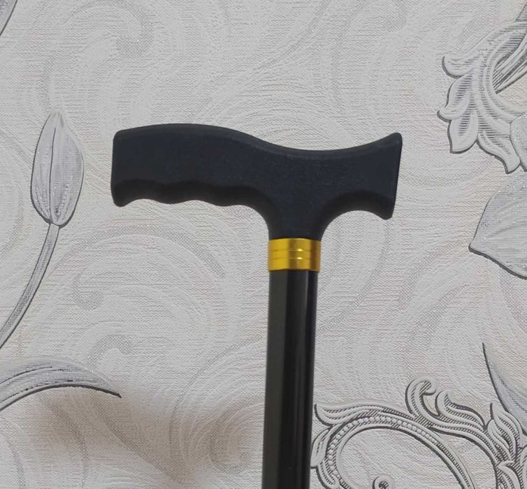 Доставка. Металлическая трость 4 ножки, четырёхопорный костыль