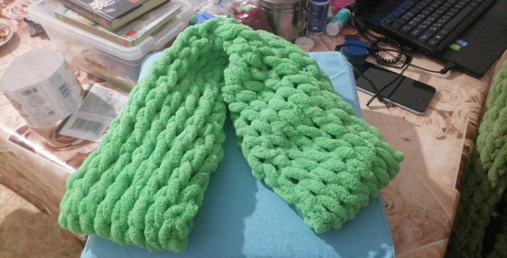 Продавам ръчно изплетени шалчета