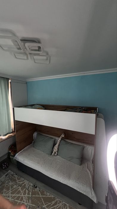 Продам двухяростную кроватку