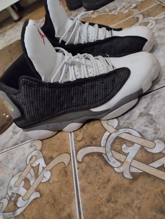 13 джорданы черно белые