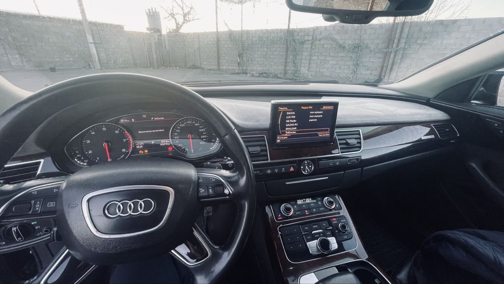 Автомобиль Ауди А8 лонг D4 кузов