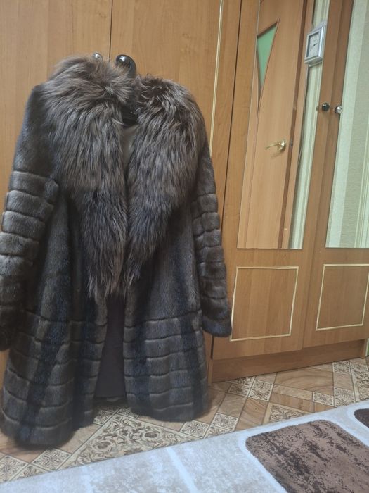 Прадаеться норковая шуба