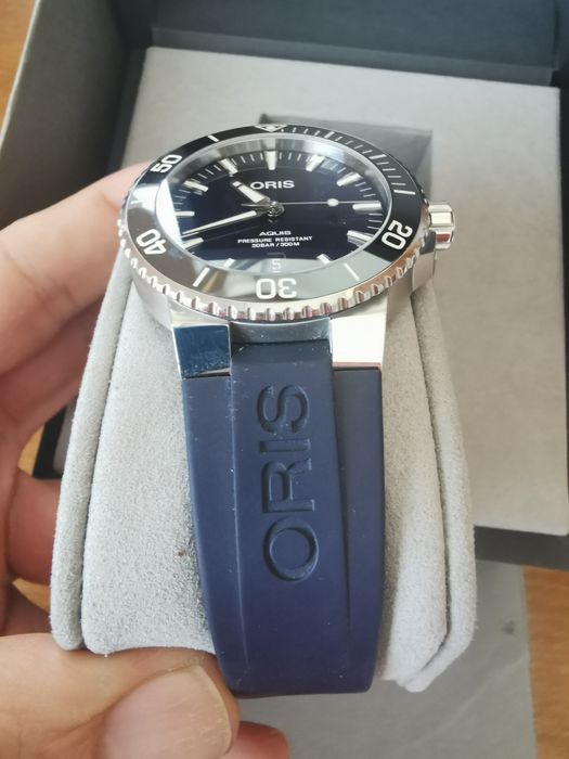 Часовник ORIS AQUIS Date