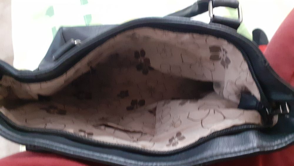 Черна дамска чанта