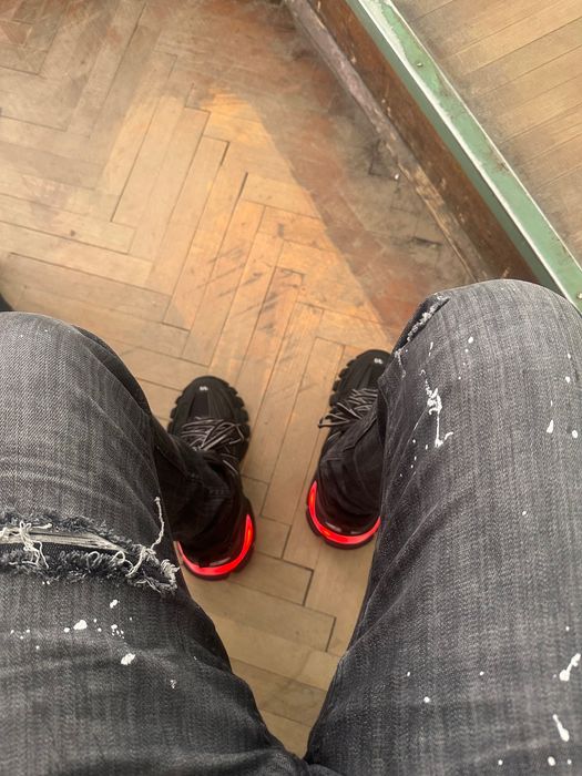 Balenciaga led track