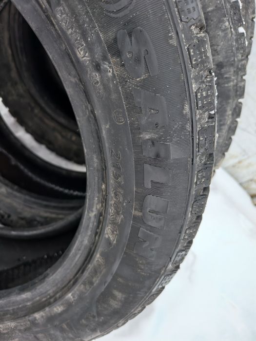 Продам зимние шины 215/60/17