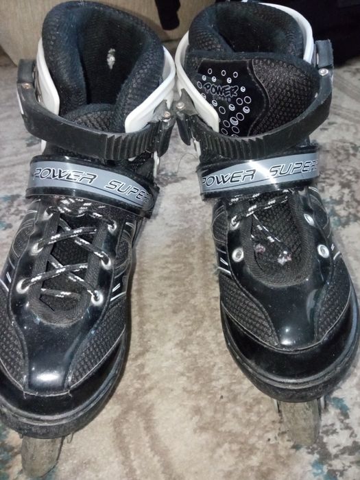 Роликовые коньки