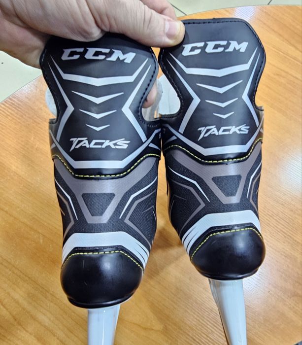 Коньки CCM Tacks 9040,36размер