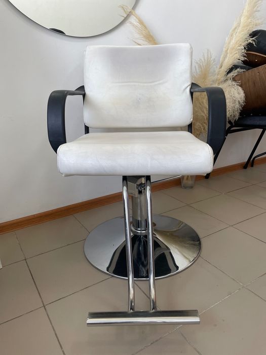 Парикмахерское кресло 15тыс