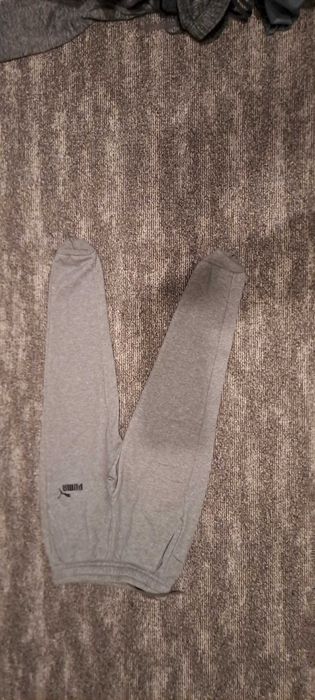 Долнище на Пума.