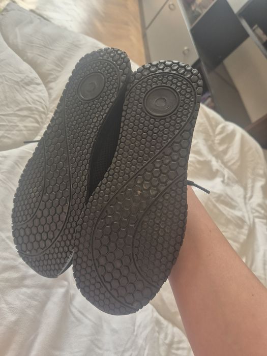 Нови черни дамски маратонки в размер 37 , цена 10лв