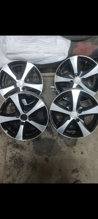 Продам комплект дисков на 14