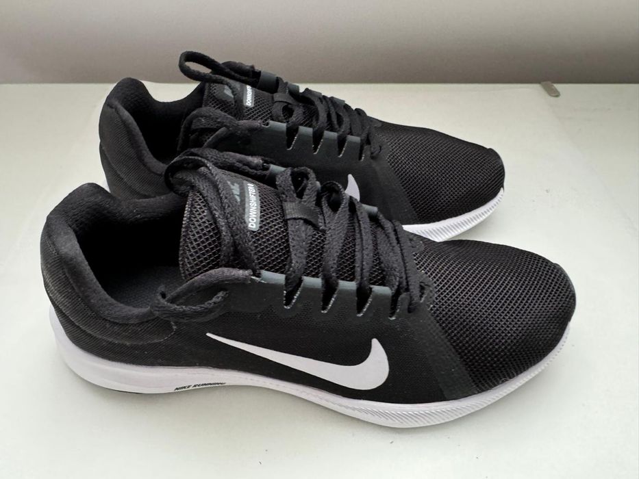 Tenisi Nike, marimea 38,5, noi