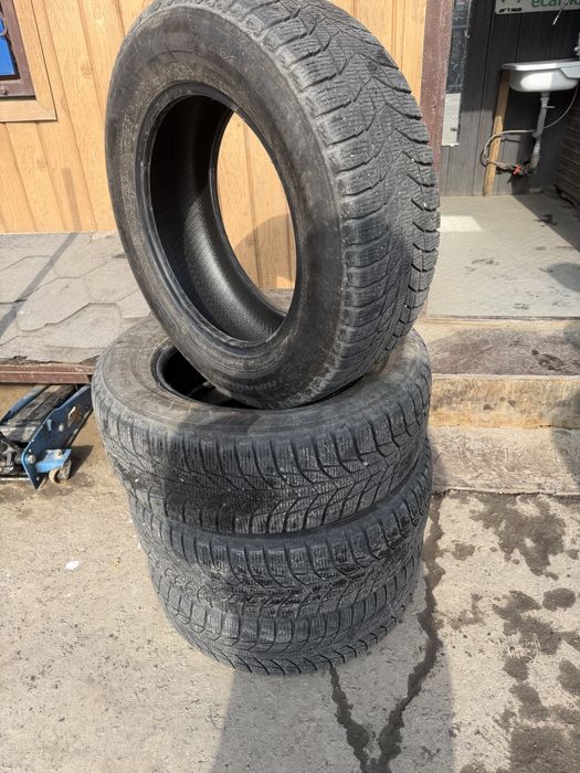 Резина 215/65/16