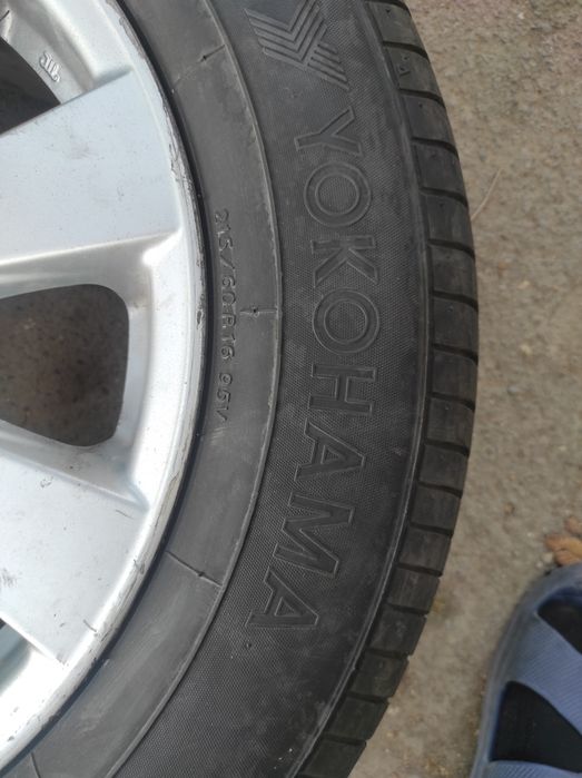 Продается запаска от Toyota 40