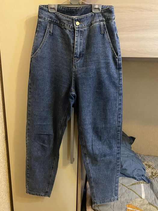 Джинсы, штаны и прочее.