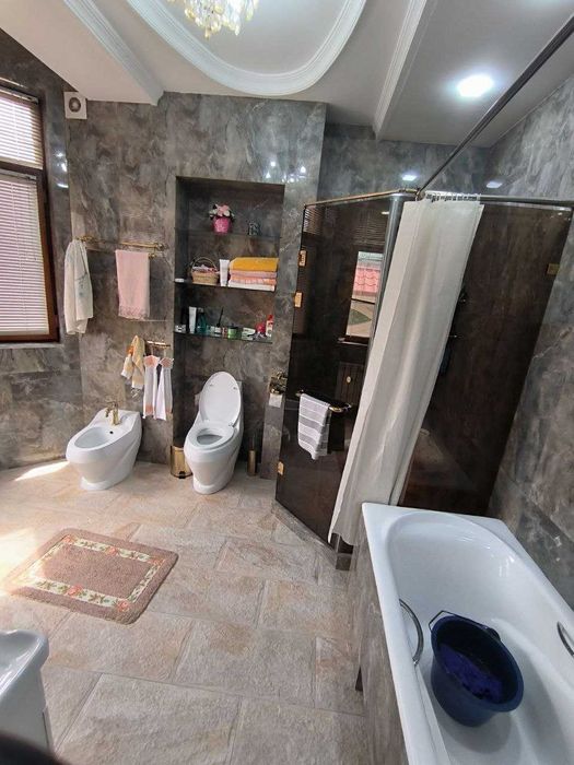 Продается 2х этажный дом на участке 12 соток Амир Темур махалля, BMUni