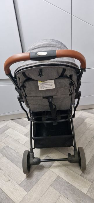 Продам прогулочную коляску