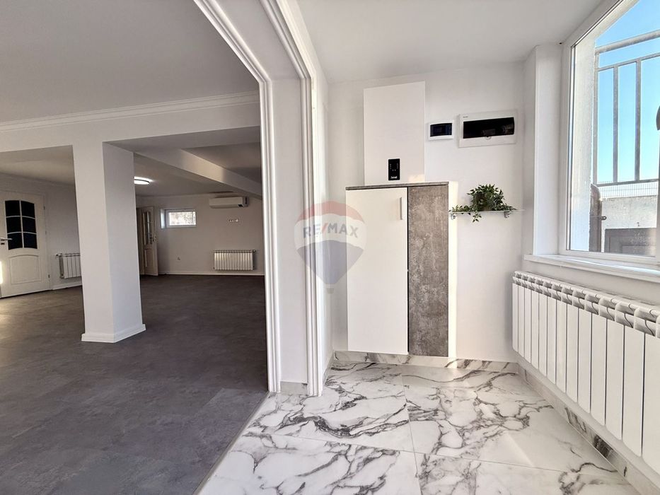 Продава се Къща в Балчик - 295 кв.м за 649 €/кв.м - Снимка #3