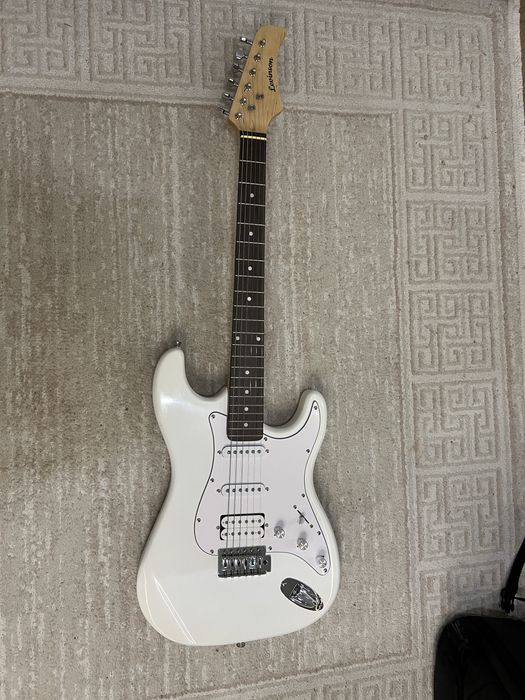 Гитара levinson stratocaster