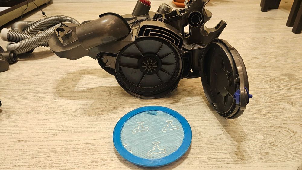 Dyson DC32 – реновирана, отлично състояние, с нов оригинален двигател