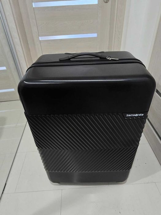 Куфари на Samsonite чисто нови