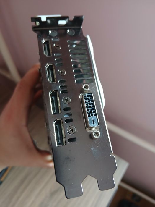 Vand placa video gtx 1060 3gb / vs550 corsair