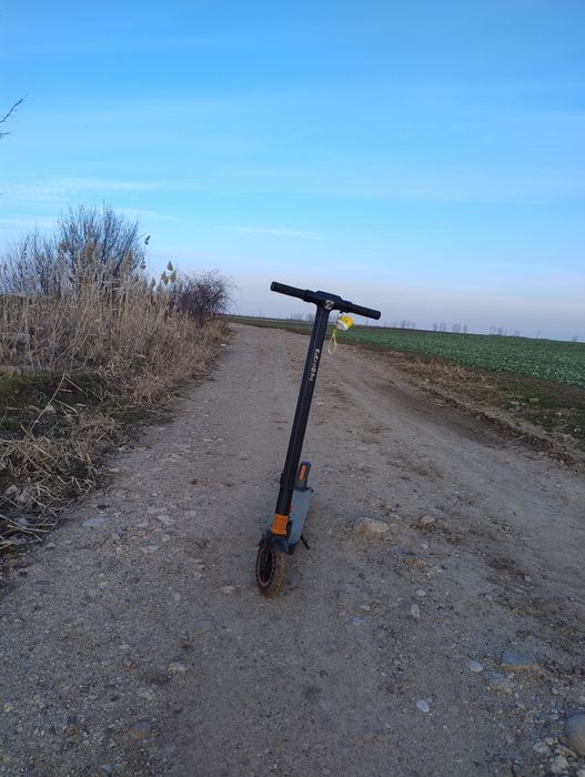 Vând trotineta kugo kirin s 1 pro