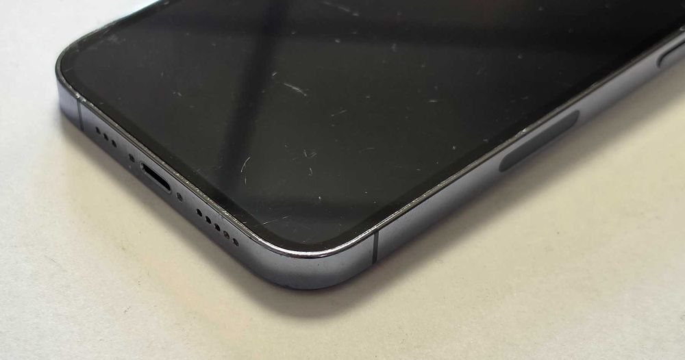 Iphone 13 Pro 256GB 79%bh ( Петно на екрана, Face Id не работи)