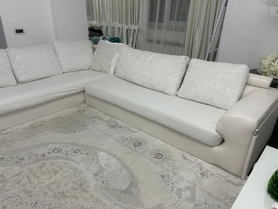 Диван в гостиную б/у