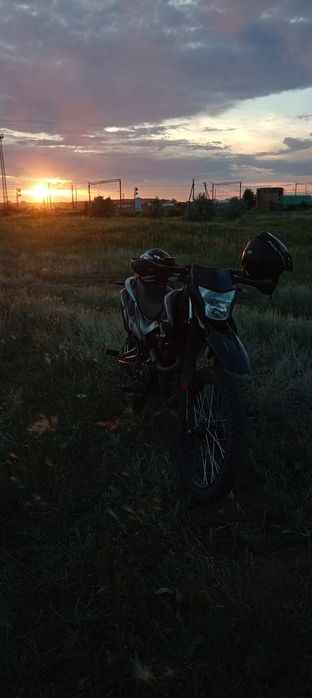 Продам мотоцикл 250 кубов