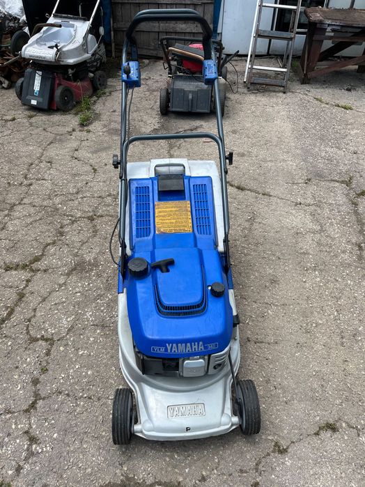 YAMAHA 4.7 hp моторна косачка