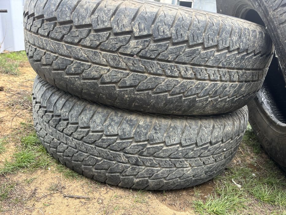 235/75/R15 3шт покрышка