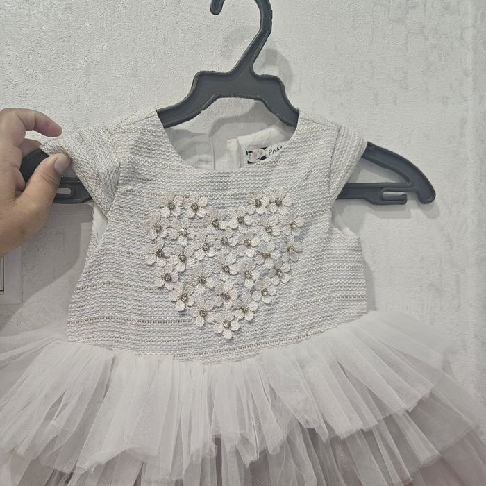 Продам платье нарядное для девочки