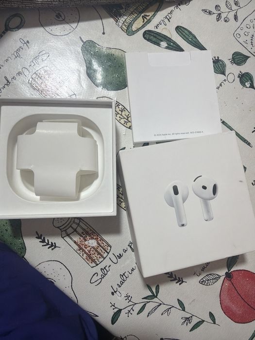 airpods 4 с левым ухом