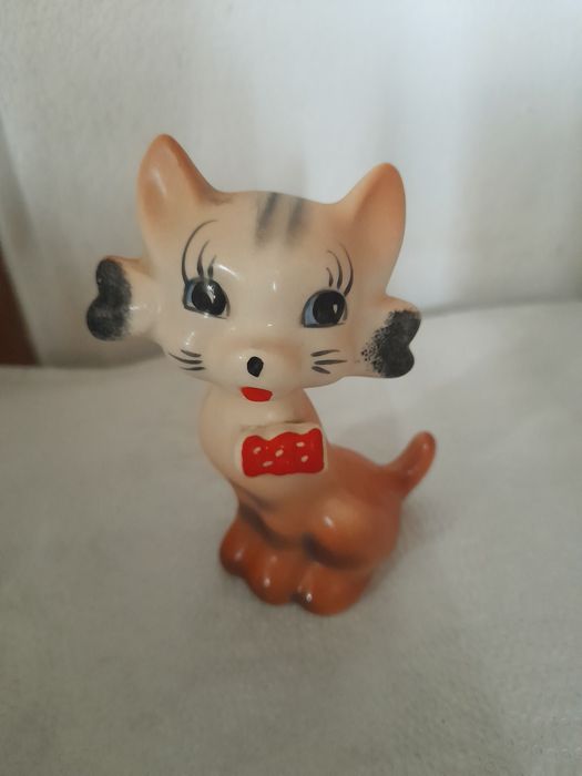 Diverse bibelouri perioada comunista