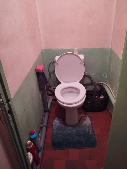 Продам двухкомнатную общежития