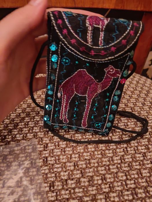 Сувенир,чехол для телефона,ручная вышивка