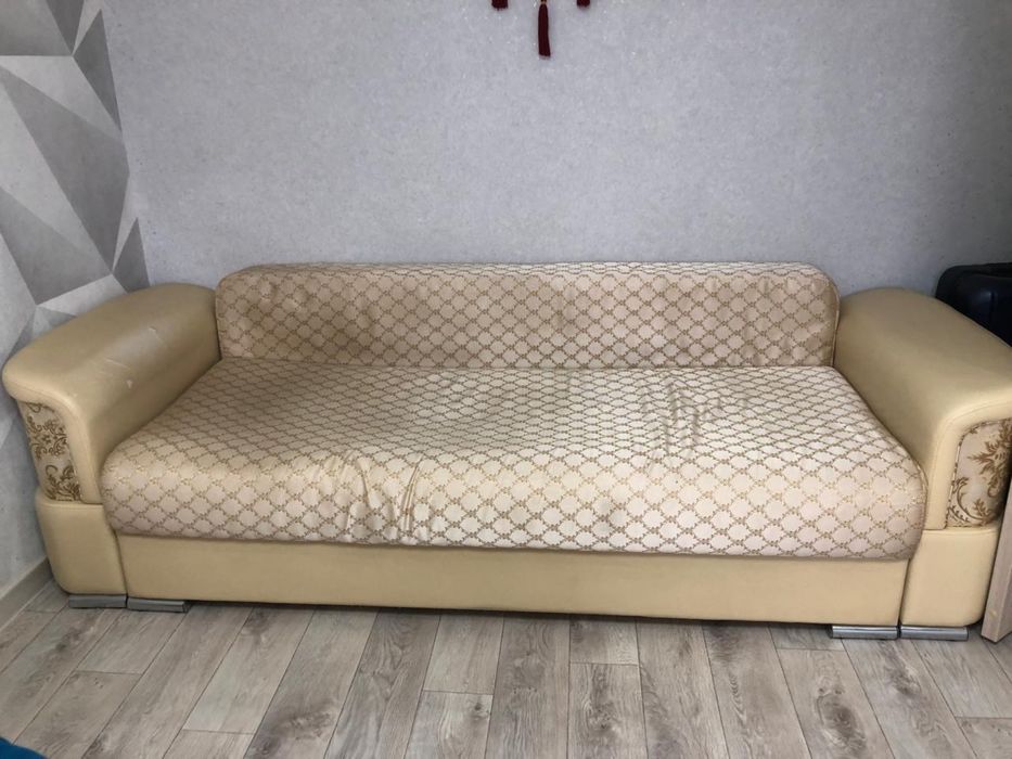 Диван раскладывающийся , район школьник