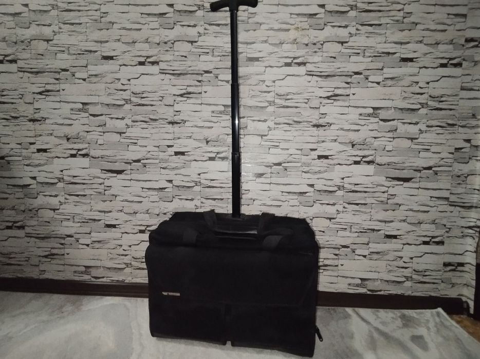 Продается мужской портфель