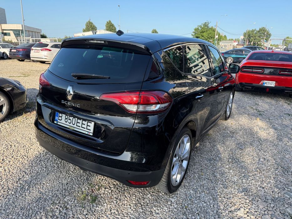 Renault Scenic 6000e avans 5000e în rate 3 luni