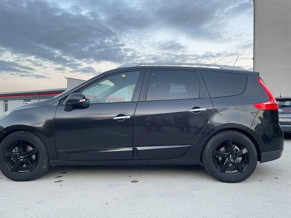 Vând Renault Grand Scenic 1.9, 130 CP, 6 viteze, 7 locuri ( nu Sharan, Galaxy, Turan)