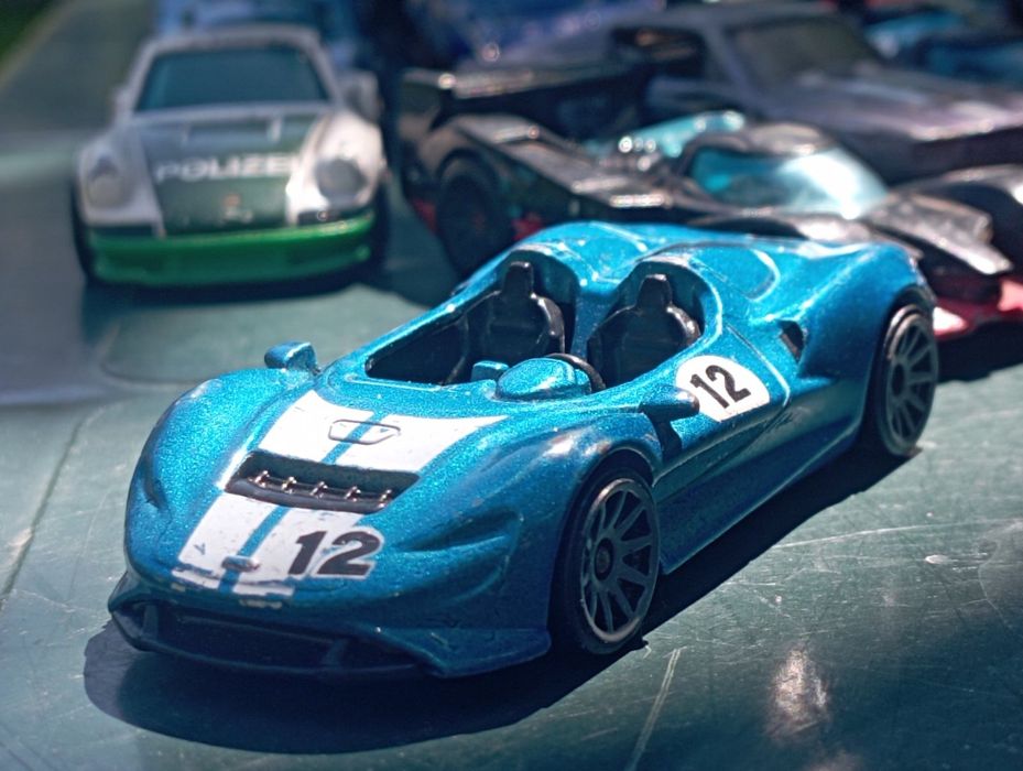 Комплект метални колички и писти Hot Wheels