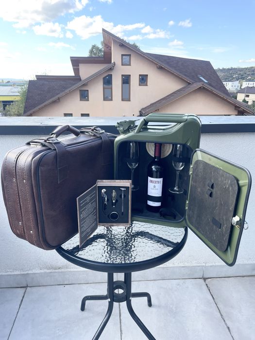 Minibar portabil tip canistra