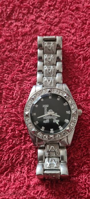 Ceasuri cuartz pe baterie , în stare foarte bună de funcționare