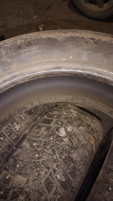 Продам комплект шин