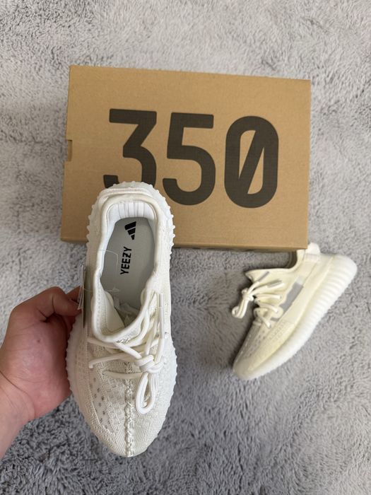 Yeezy 350 V2 Bone