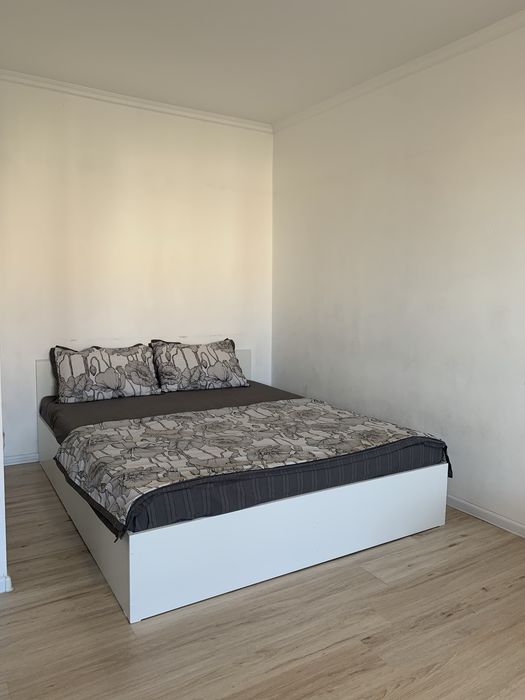 Продаю кровать без матраса 35000