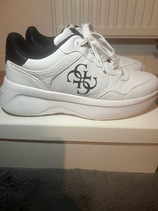 Guess оригинални обувки